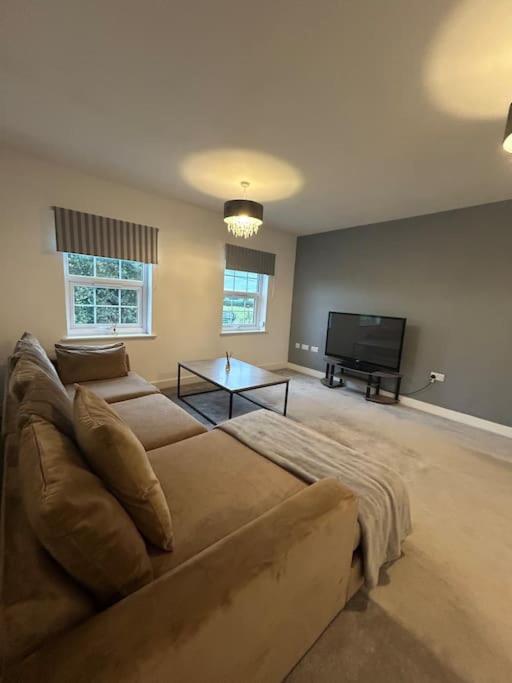 Luxury Countryside Stay - Waters Upton, Telford Extérieur photo