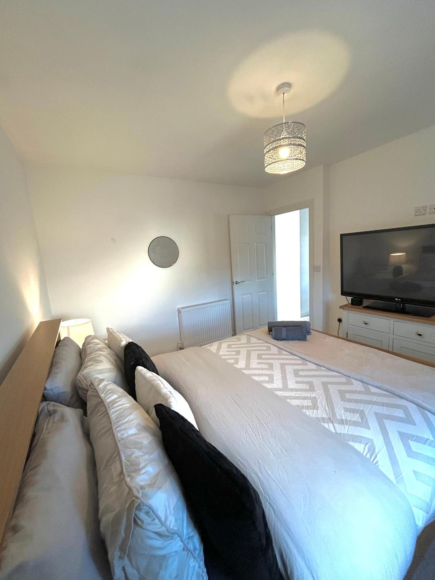 Luxury Countryside Stay - Waters Upton, Telford Extérieur photo